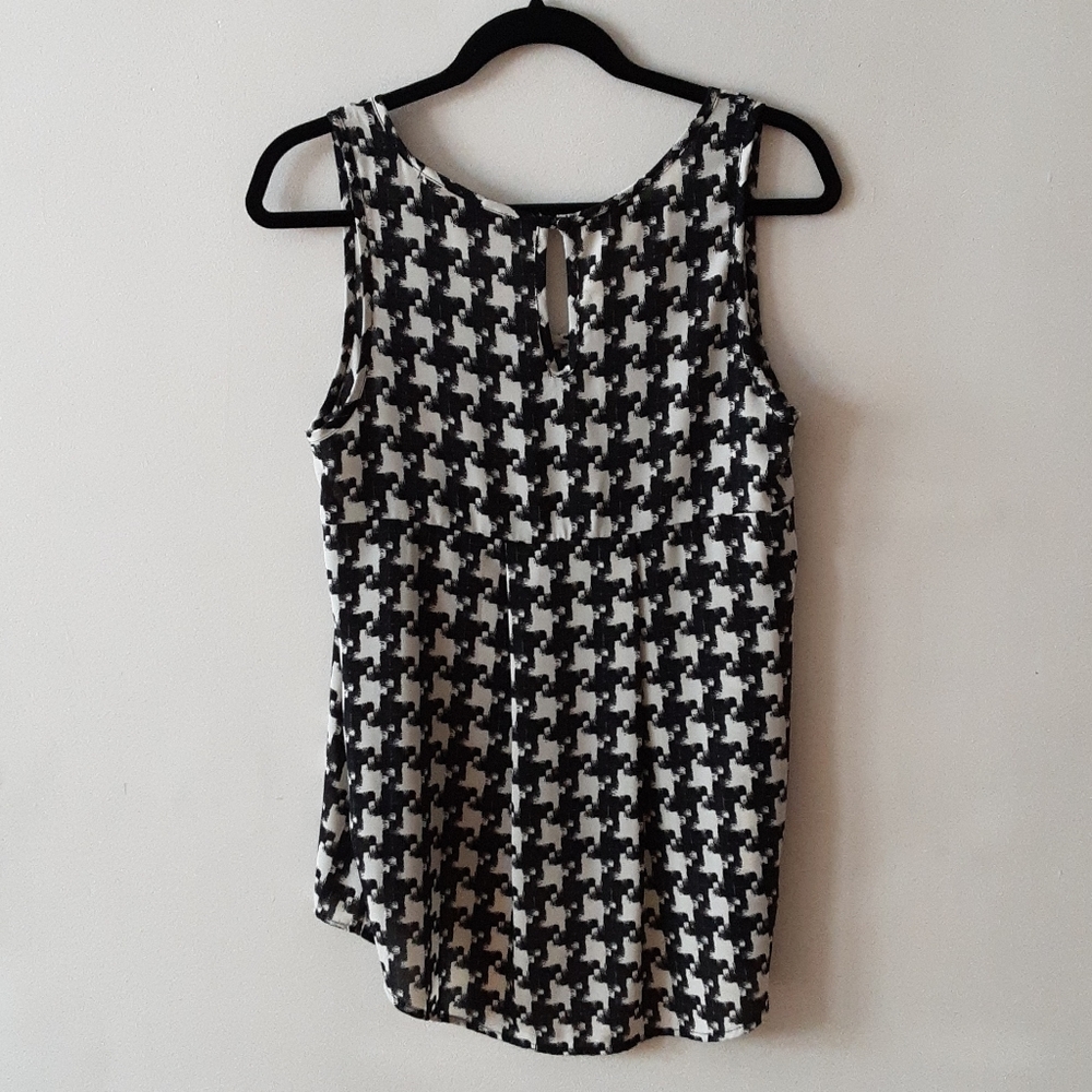 Houndstooth Tank Size Small - Picture 3 of 5